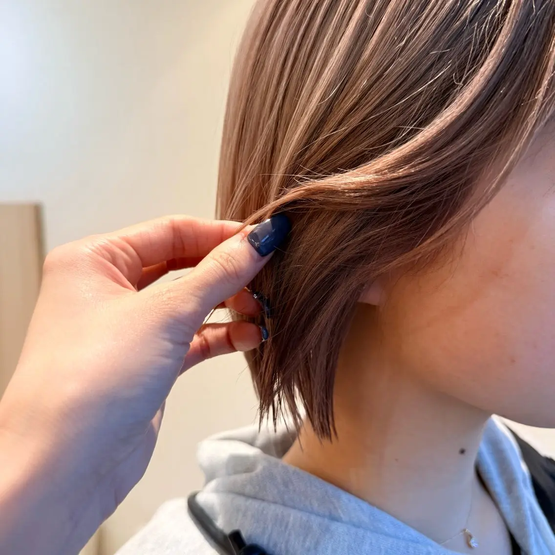 ショート ヘアカラー トリートメント 店長ハイトーンカラー 柞山史奈のヘアスタイル