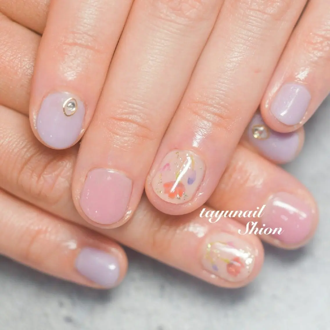 ネイル ブルー フラワーネイル ジェルネイル パラジェル 春ネイル ネイルサロン 【たゆnail】のネイルデザイン