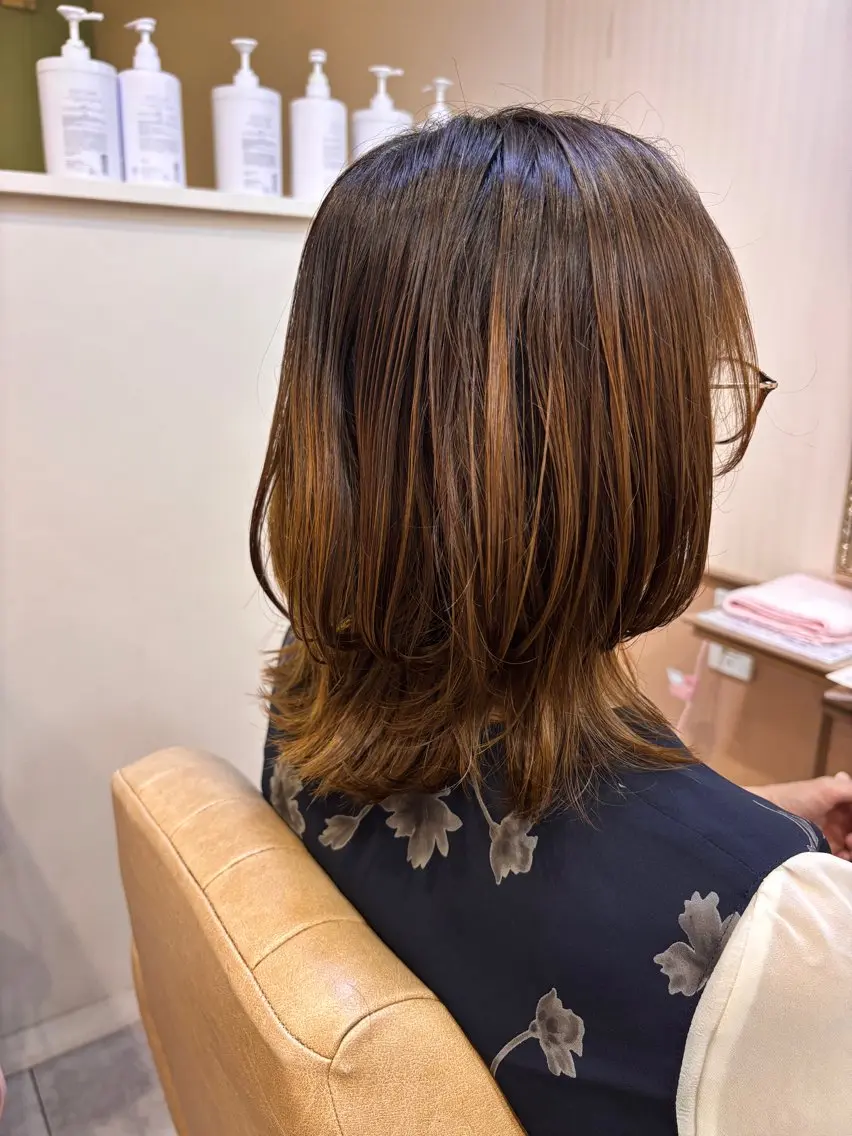 セミロング 山田 愛のヘアスタイル