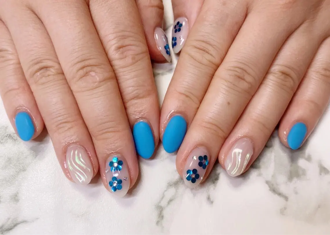 ロング カラー ネイル マットネイル Q Free nailsのネイルデザイン