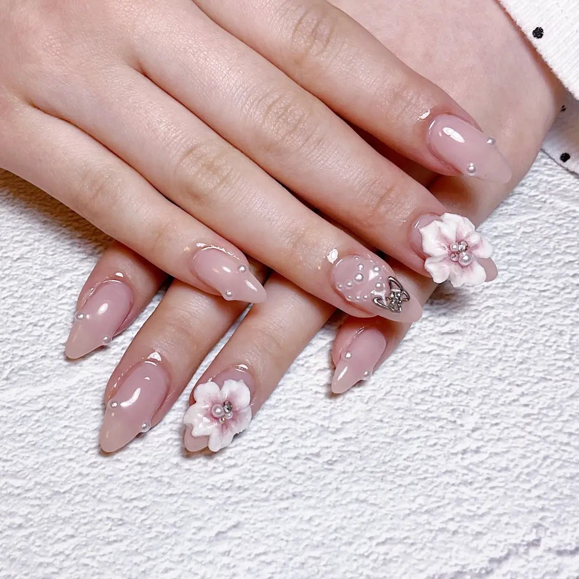 ネイル ハンドネイル 🍭Yun nail hyejin🌸のネイルデザイン