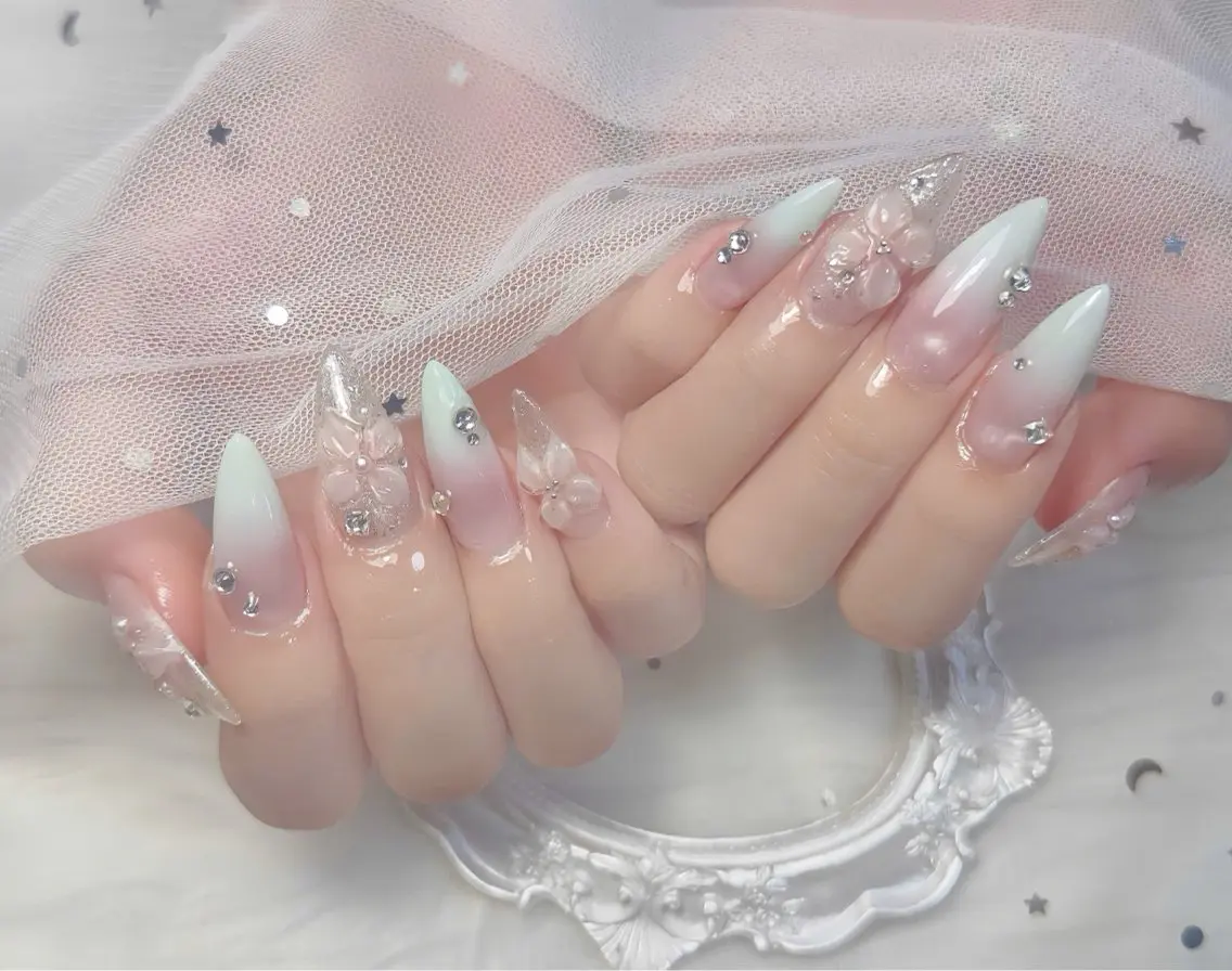 ネイル チークネイル 長さ出し フレンチネイル ジェルネイル グラデーション ハンドネイル THANHTHANH NAILのネイルデザイン