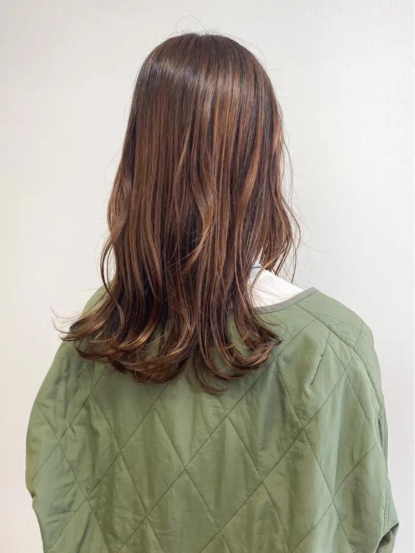 セミロング 3月で掲載終了です BASSA Aikaのヘアスタイル