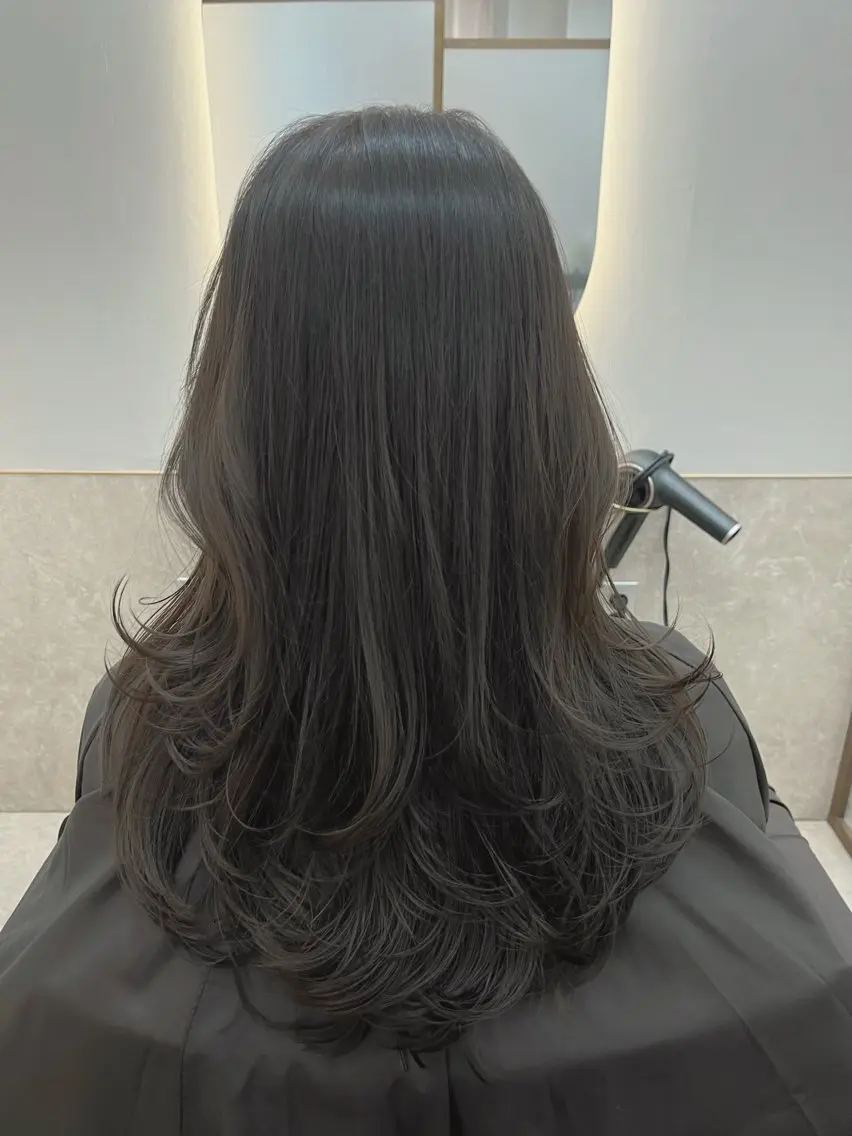 ロング カラー くびれヘア くびれレイヤー レイヤーカット カット ヘアカラー トリートメント 原田 愛梨のヘアスタイル