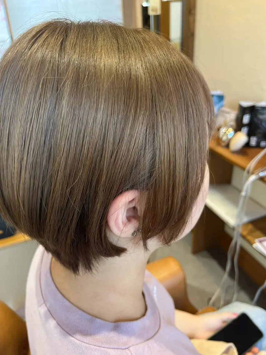 ショート カット ヘアカラー 名嘉真 美晴のヘアスタイル