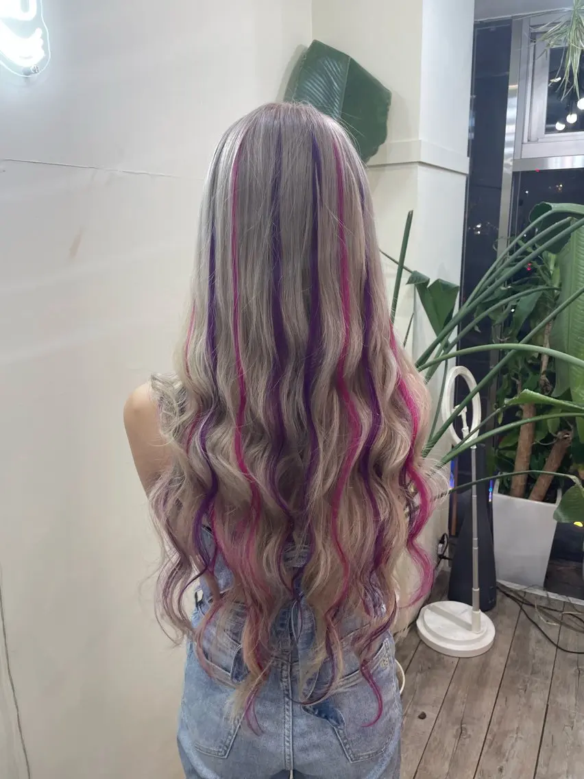 ロング カラー 編み込みエクステ シールエクステ ハイトーンカラー メッシュ ピンクカラー ヘアカラー エクステ WEST OLAND加藤圭介のヘアスタイル