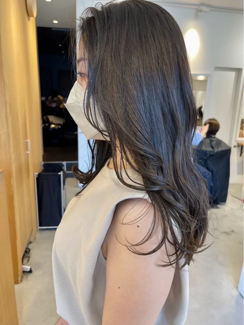 ロング やまもと さきのヘアスタイル