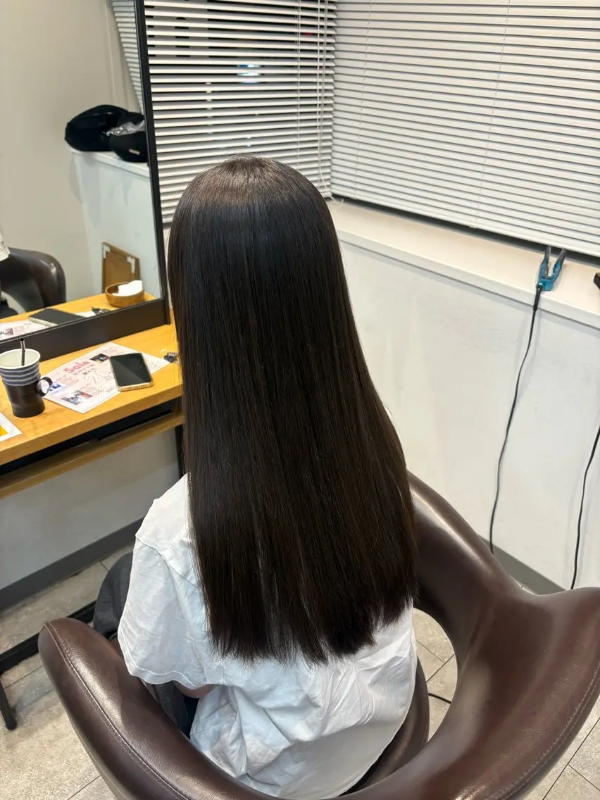 ロング 縮毛矯正 六本木🫧マツエク 望月彩音のヘアスタイル