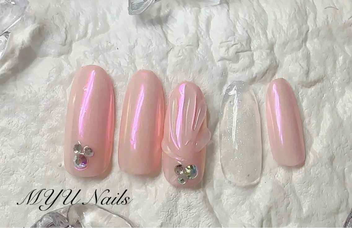 ネイル オーロラネイル ジェルネイル 持ち込み ニュアンスネイル ワンカラーネイル ハンドネイル ニュアンスネイル🌈 MYU Nailsのネイルデザイン
