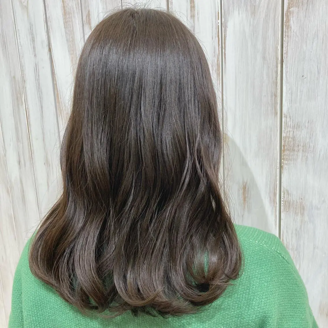 セミロング アッシュ カット ヘアカラー トリートメント 片柳 美友季のヘアスタイル