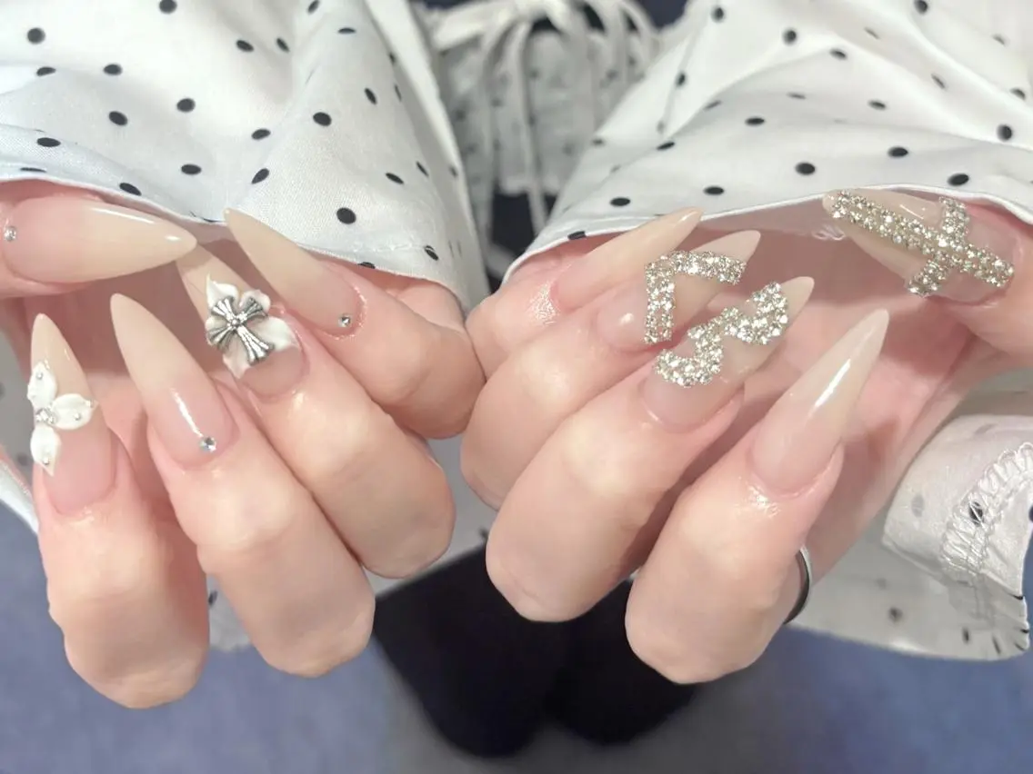 ネイル 長さ出し グラデーション 卒業式 キラキラネイル マグネットネイル Emi🌸Belle Nail Salonのネイルデザイン