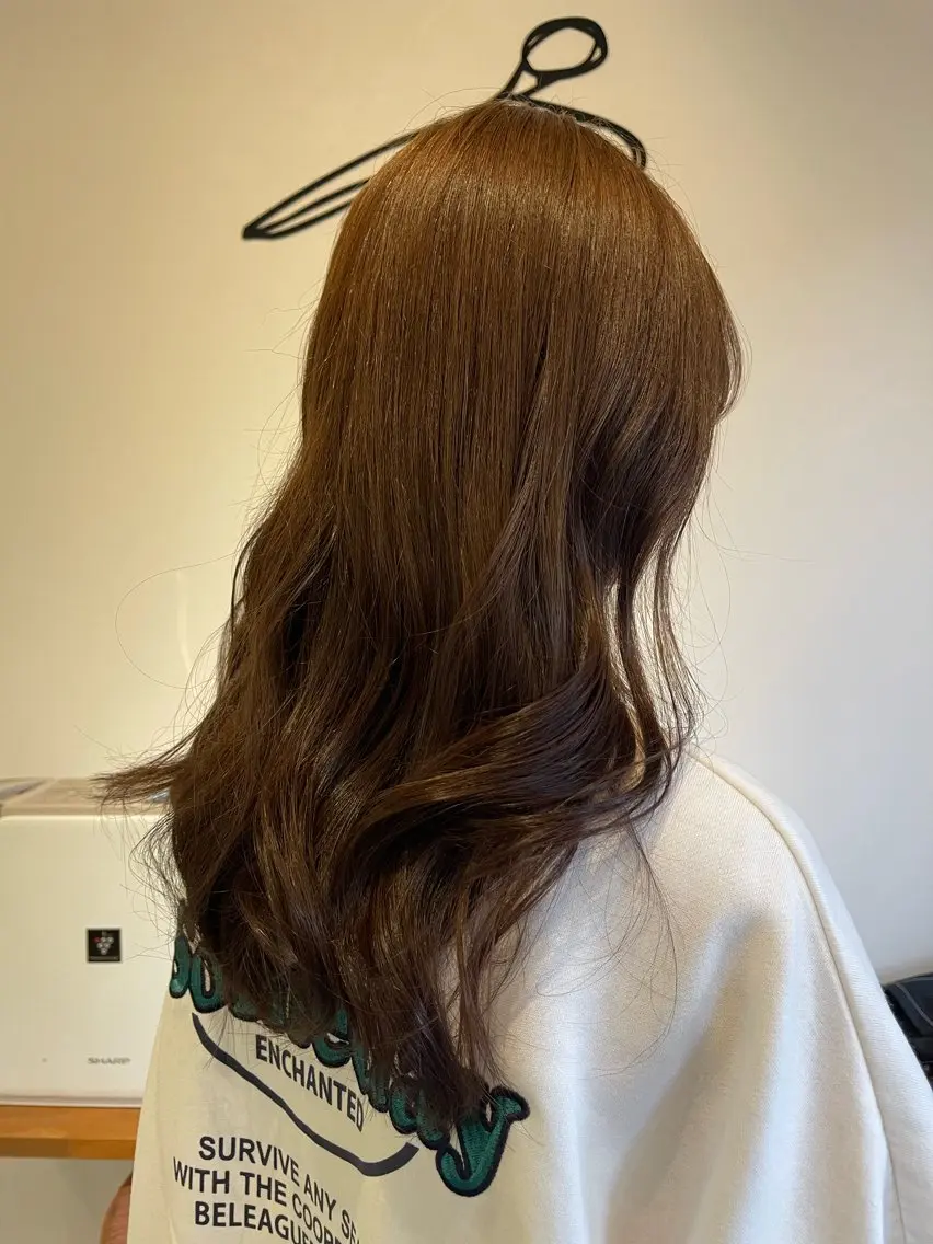 ロング カット ヘアカラー chill out 甲斐千尋のヘアスタイル