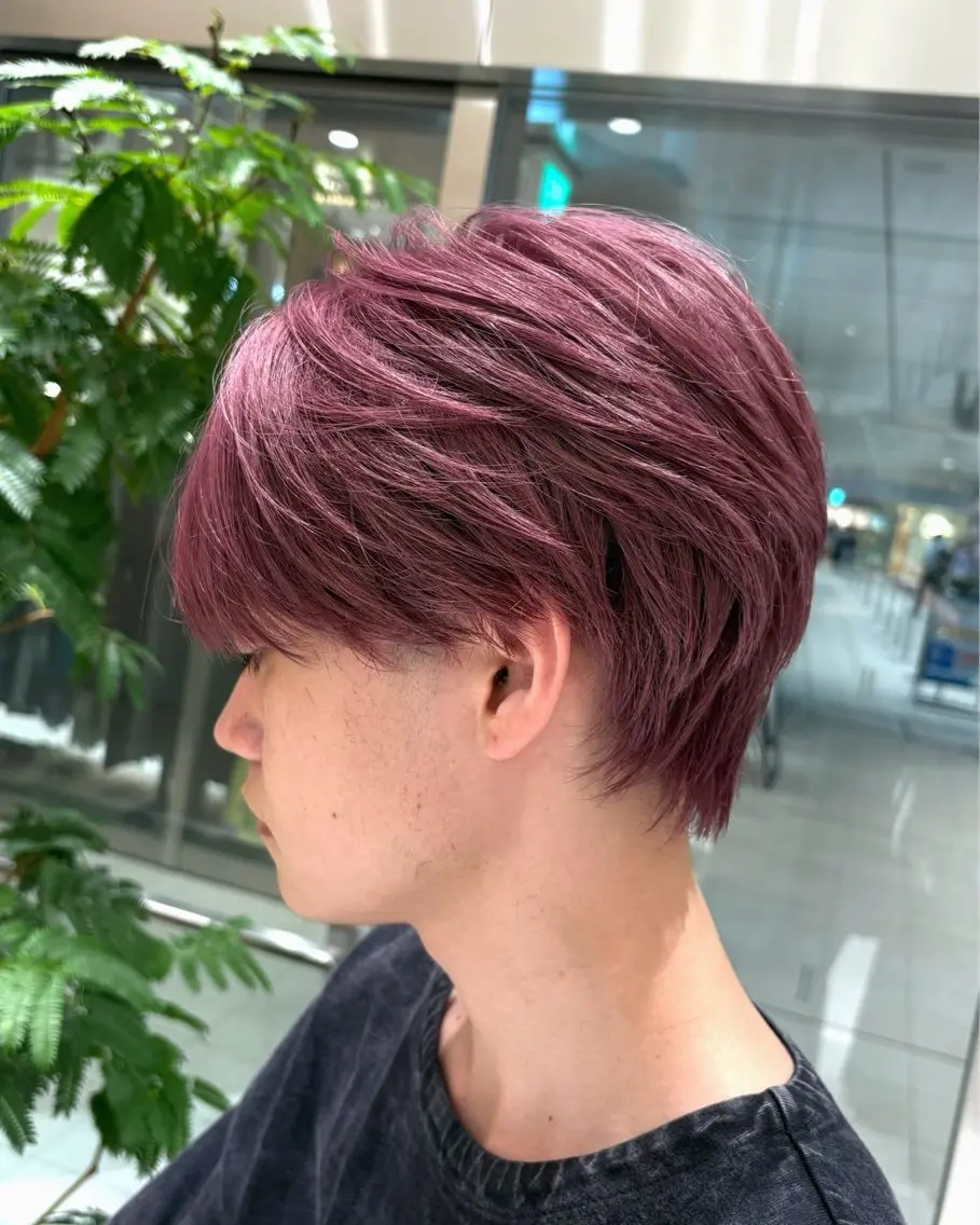 カラー メンズ メンズブリーチ ベージュカラー ブリーチ ピンクカラー ピンクベージュ カット ヘアカラー 矢野 一義のヘアスタイル