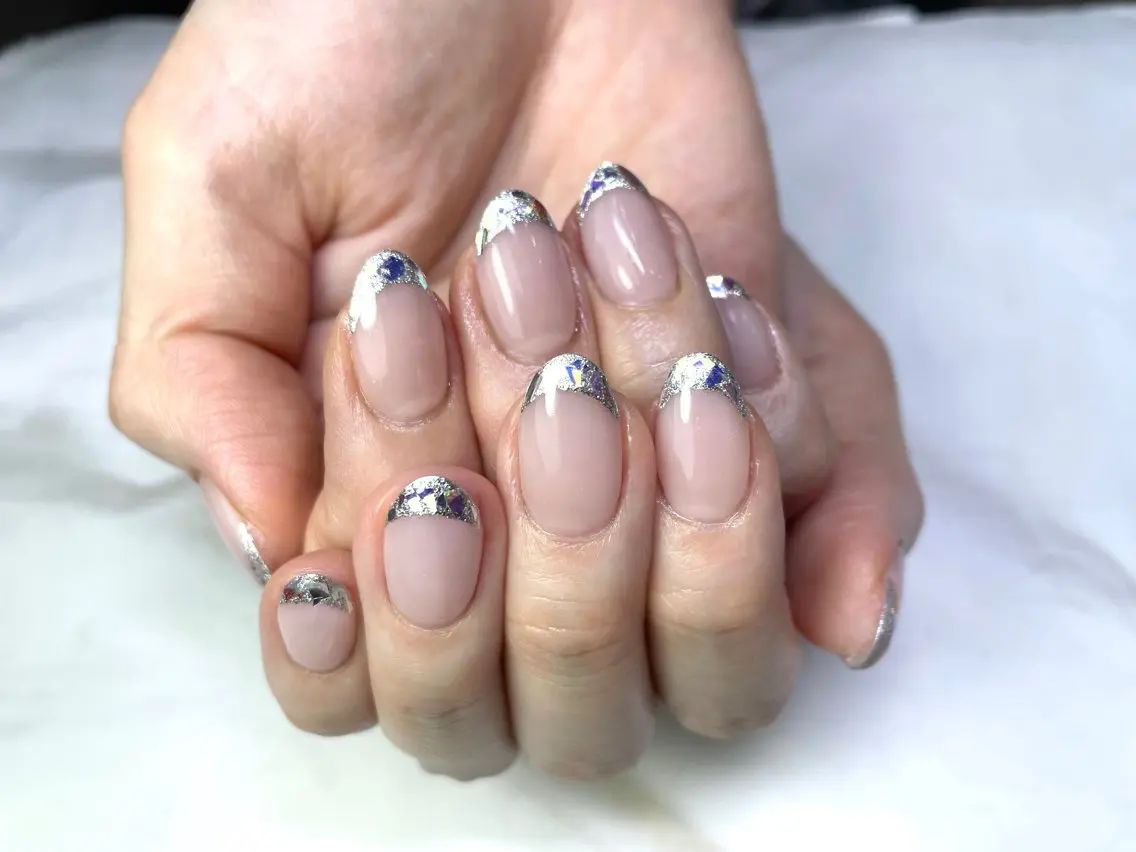 ネイル フレンチネイル ガラスフレンチ Natsumi 𓂃𓈒𓏸𓍯のネイルデザイン