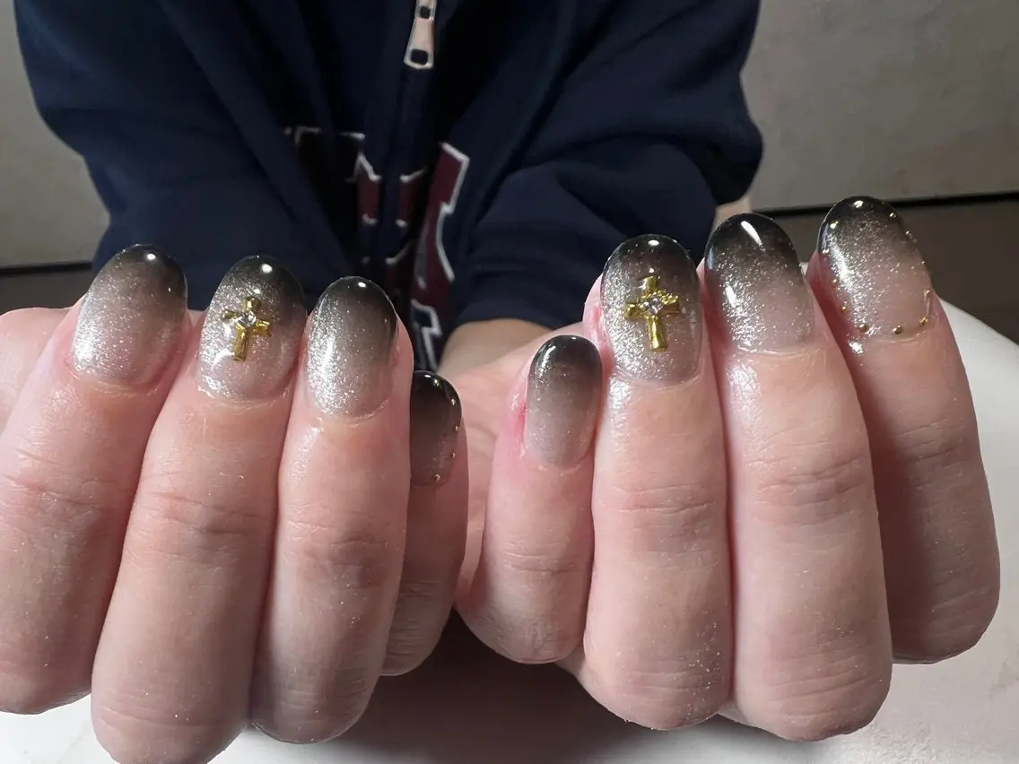 ネイル グラデーション マグネットネイル Nailsalon Rのネイルデザイン