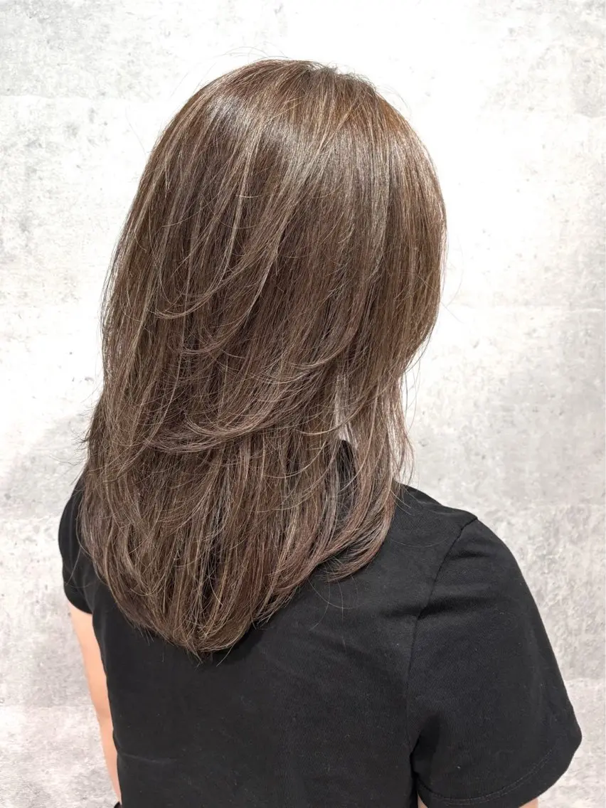 ミディアム カラー ハイライトカラー ハイライト ヘアカラー FOX 新菜のヘアスタイル