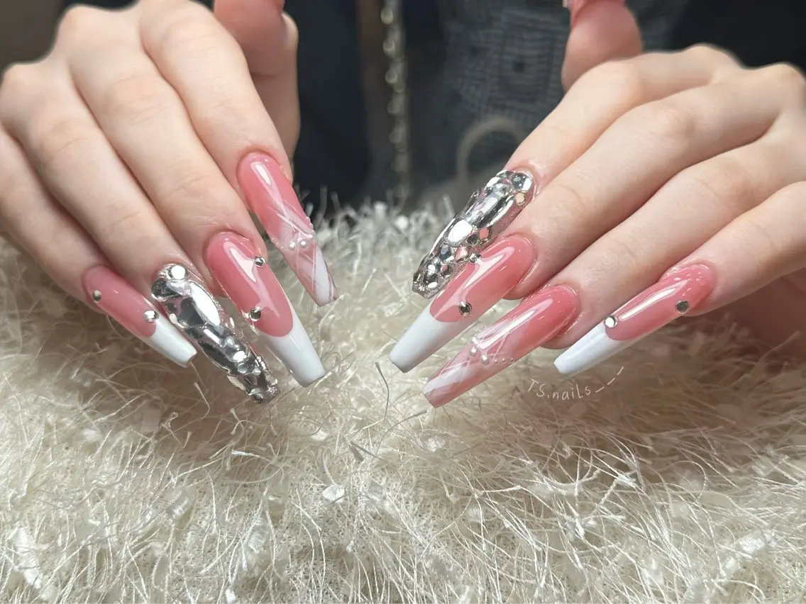 ネイル キラキラネイル マグネットネイル 持ち込み オフィスネイル シンプルネイル TS. nails___のネイルデザイン