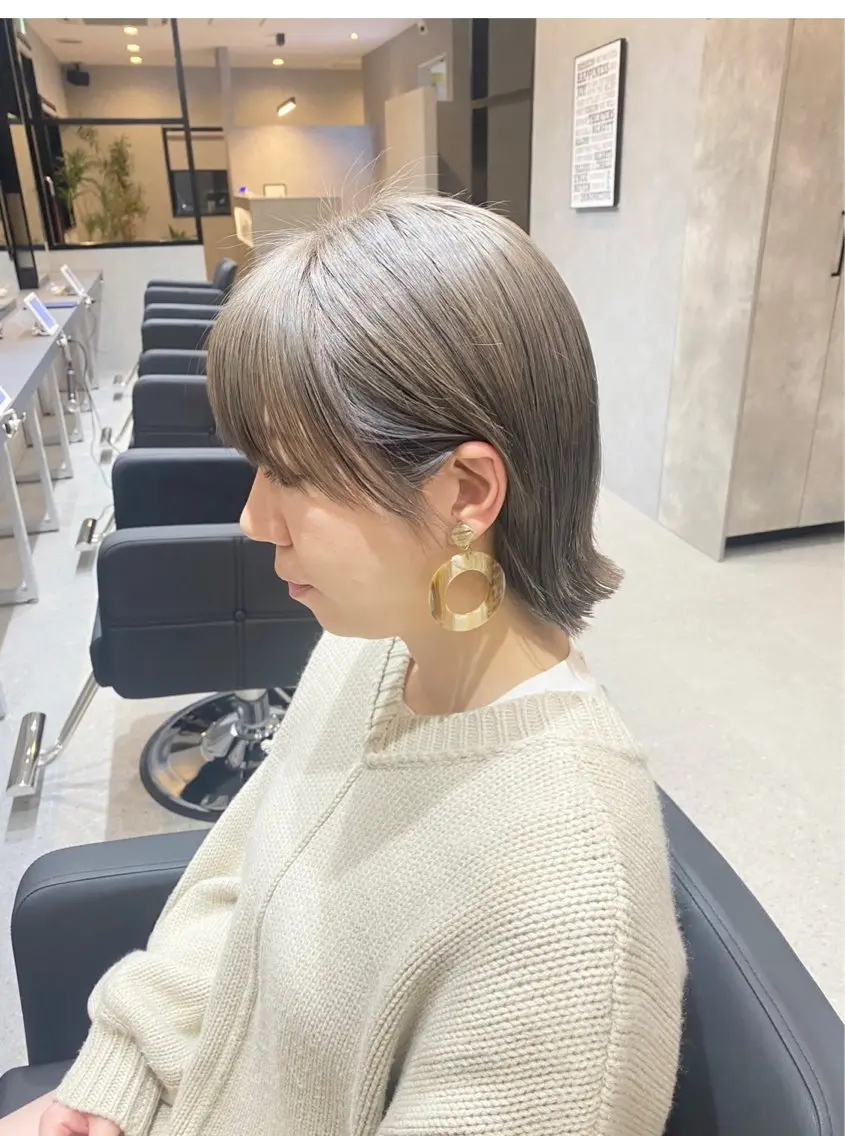 カラー 透明感カラー グレージュ ハイトーンカラー ハイトーングレージュ 大林　恵理 【Agu 屋島】のヘアスタイル