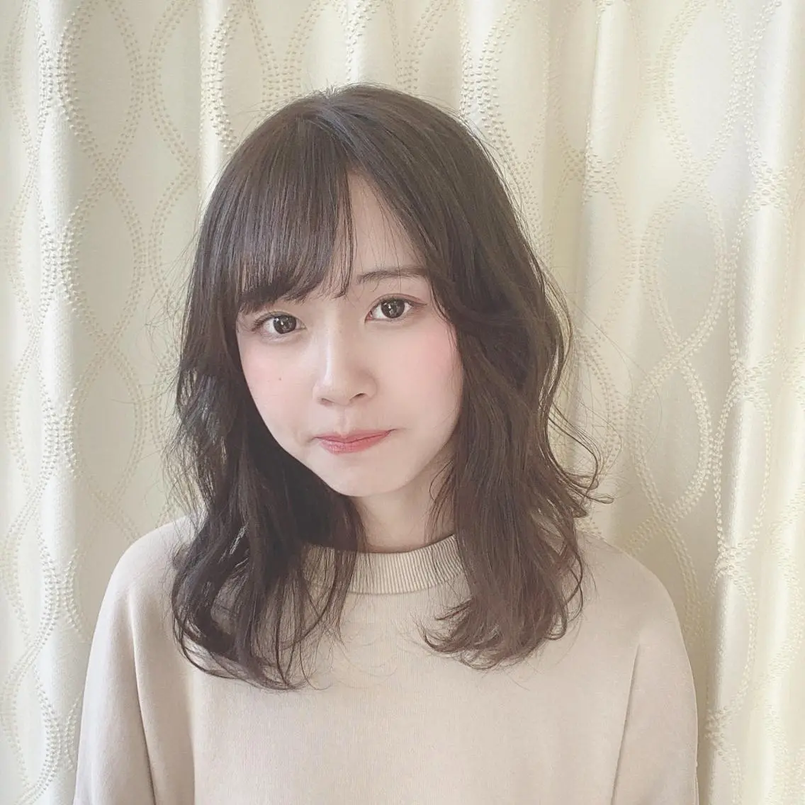 セミロング カラー ヘアアレンジ 美髪矯正 韓国レイヤーのヘアスタイル