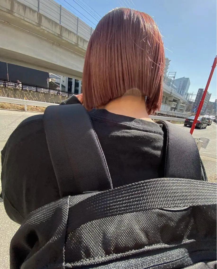 ショート ヘアカラー hirose hitomiのヘアスタイル