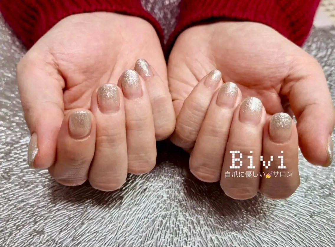 ネイル ラメ(グリッター) 持ち込み ワンホンネイル 冬ネイル ハンドネイル ハンドケア ♡Bivi♡自爪に 優しいネイルサロンのネイルデザイン