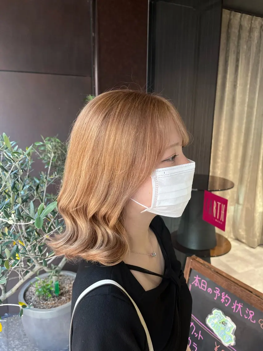 ミディアム カラー 大林 美優のヘアスタイル