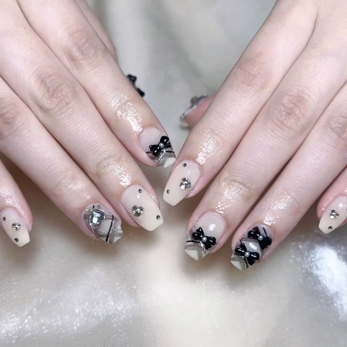 メンズ ネイル メンズ韓国風 アートネイル オーロラネイル ガーリー キラキラネイル ハンドネイル Nail salon 木にいるのネイルデザイン