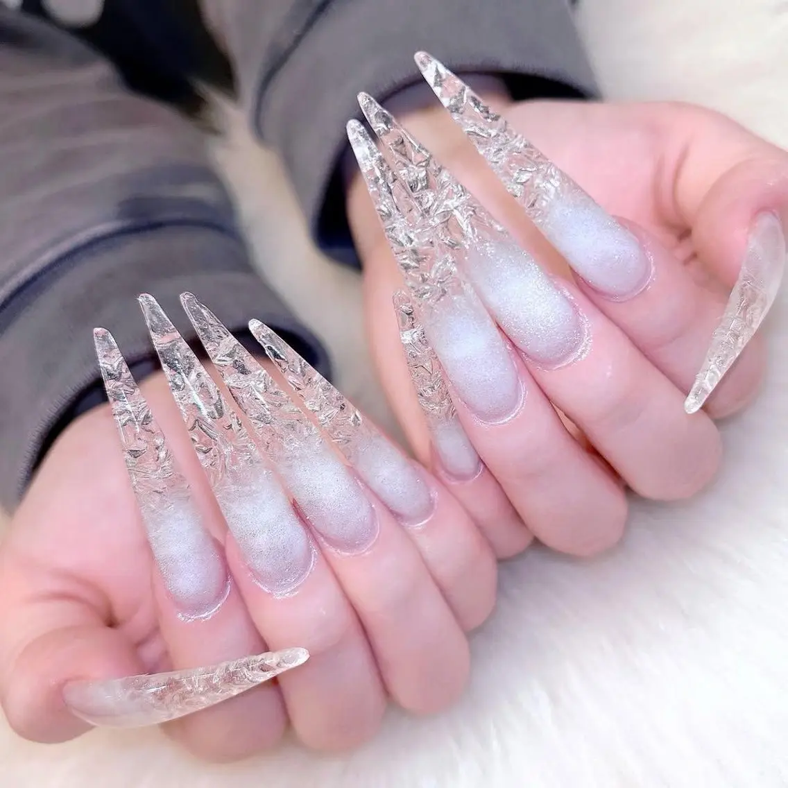 ネイル ジェルネイル ガーリー キラキラネイル 韓国ネイル ロングネイル ハンドネイル Yuri.nail studioのネイルデザイン