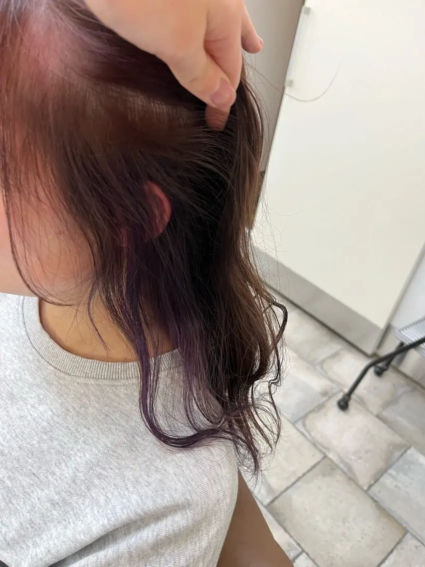 セミロング パープルカラー カラー/アイリスト 麻優のヘアスタイル