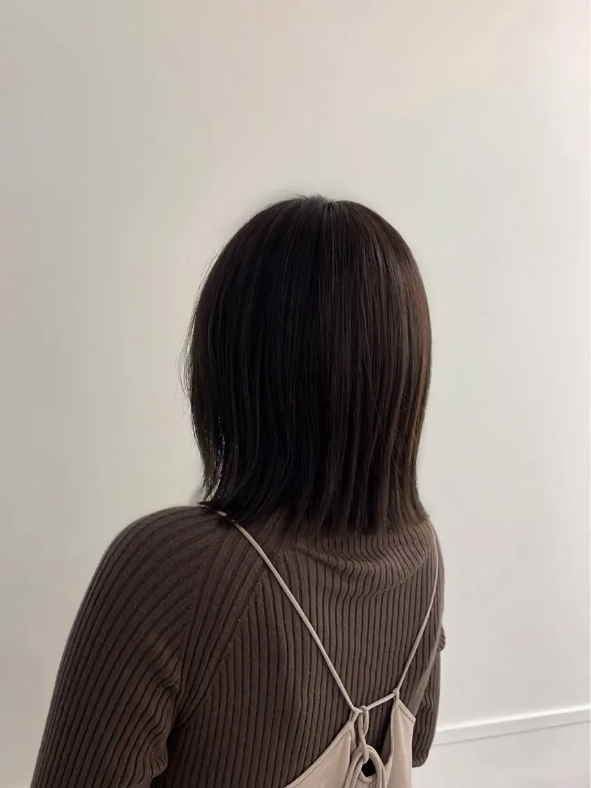 ミディアム カラー 切りっぱなしボブ ブリーチ ブリーチなしカラー オリーブカラー ボブ コミヤマ ナツキ🪿のヘアスタイル
