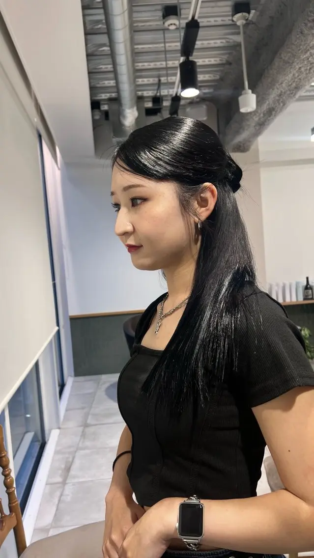 ロング カラー 黒髪 ブルーカラー ブルーブラック 韓国風ヘア カット ヘアカラー トリートメント 赤みゼロ/透明感 カラー🌿KANTAのヘアスタイル