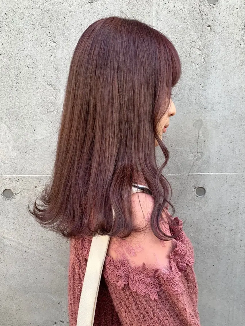 セミロング カラー ブラウンカラー ピンクカラー ピンクブラウン 川越 輝梨奈のヘアスタイル