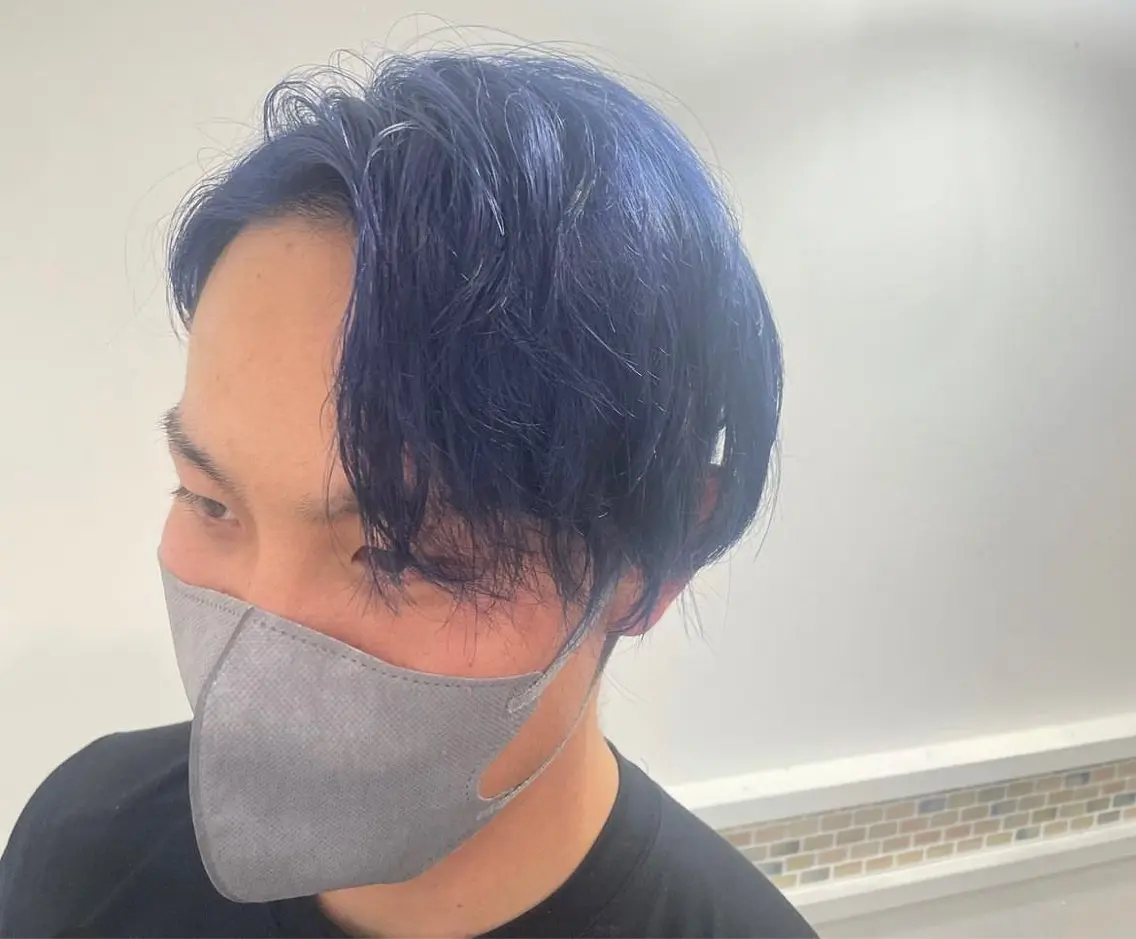 ショート カラー メンズ メンズブリーチ ブリーチ ブルーカラー ネイビーカラー 前原 真人のヘアスタイル