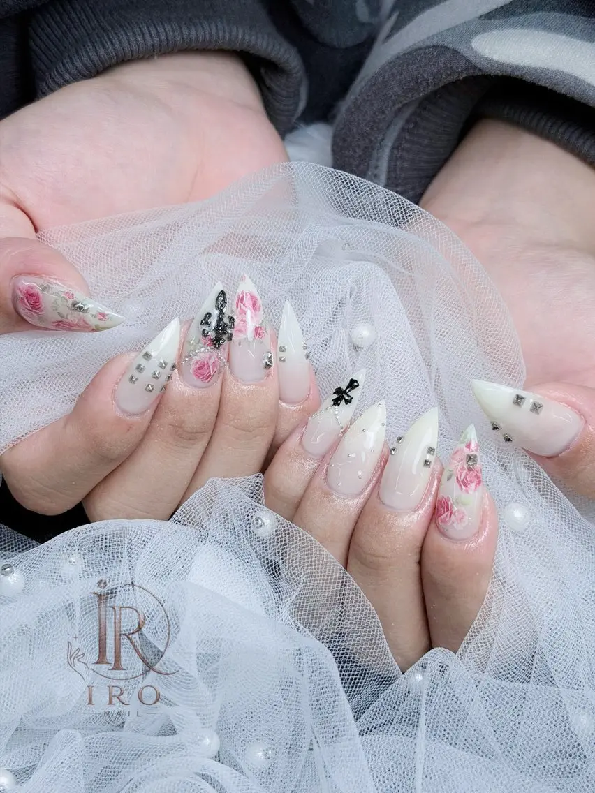ネイル ハンドネイル IRO Nail Studioのネイルデザイン