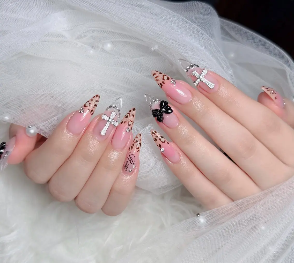 ネイル チークネイル 長さ出し フラッシュネイル フレンチネイル グラデーション ハンドネイル Lenie Nail Salonのネイルデザイン