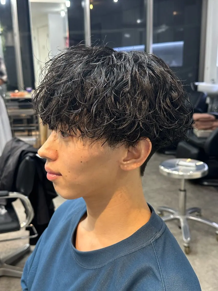 パーマ メンズ フェザーパーマ マッシュ メンズパーマ 学生（メンズ向け） メンズツイストパーマ fifth/原宿/ カットモデル/カズのヘアスタイル
