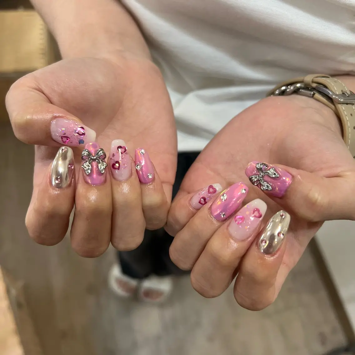 ネイル ハート 持ち込み リボン 鈴木 優希のネイルデザイン