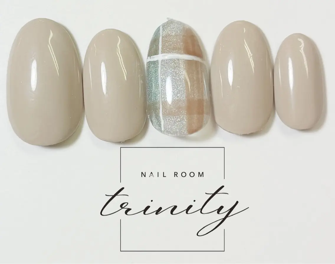ネイル ハンドネイル Trinity ネイリストスタッフのネイルデザイン