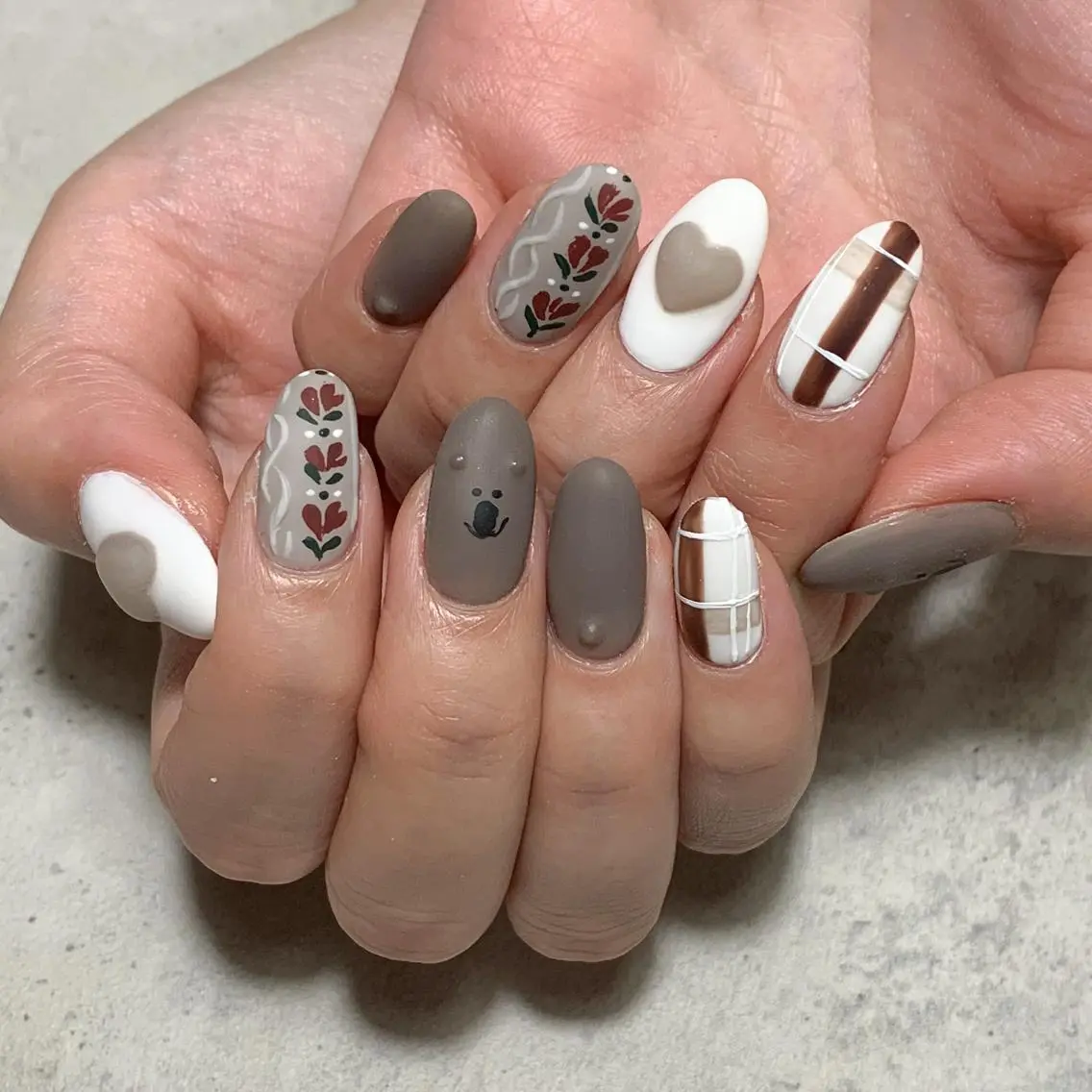 ネイル ハンドネイル FIORITURA aiのネイルデザイン