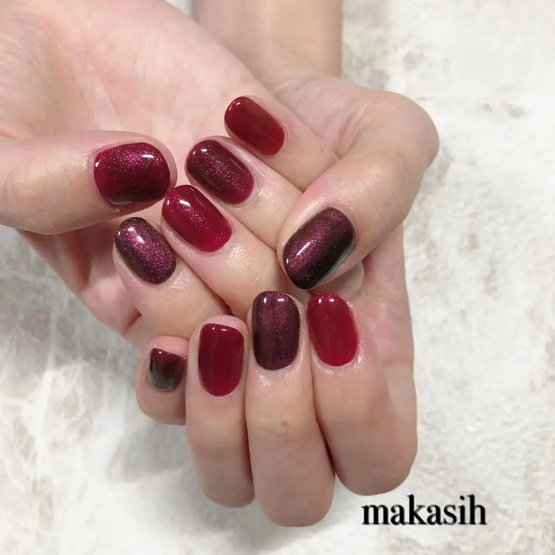 ネイル マグネットネイル 赤色 シンプルネイル 濱田 美菜子のエステ・リラクイメージ