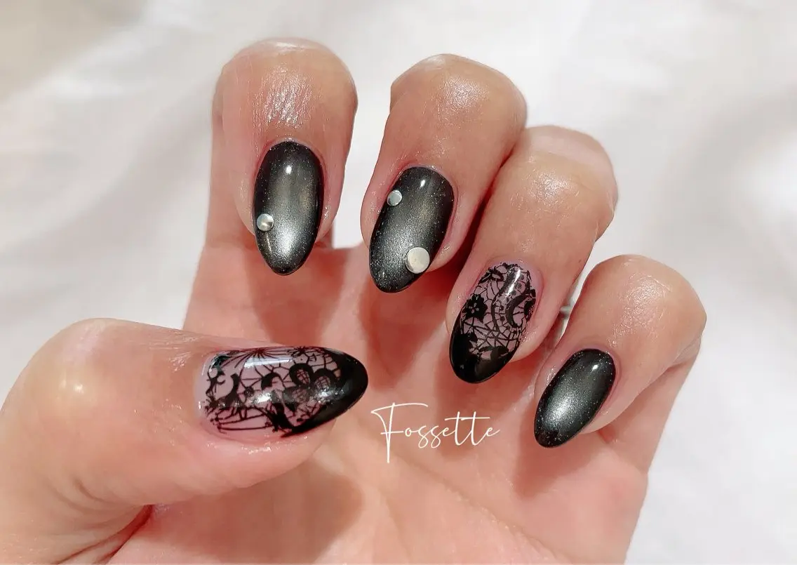 ネイル フレンチネイル レース マグネットネイル シルバー ハンドネイル nailsalon Fossetteのネイルデザイン