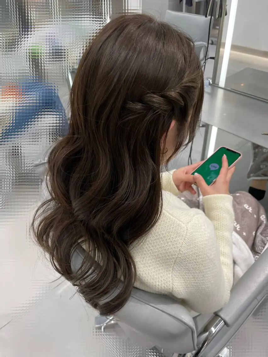 ヘアアレンジ ヘアセット ヘアセット🎀耳つぼ 👂💎MONAMIのヘアスタイル