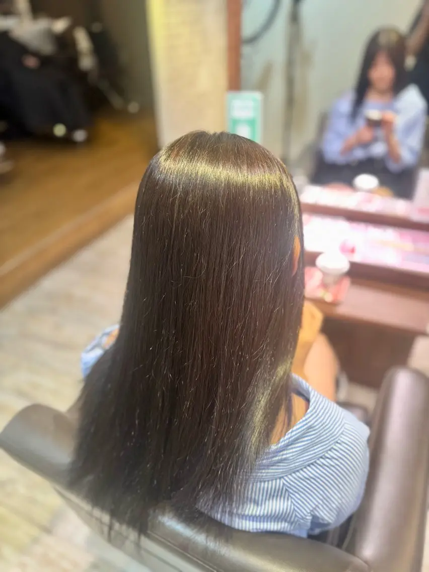 ロング カラー 三田 夏輝のヘアスタイル