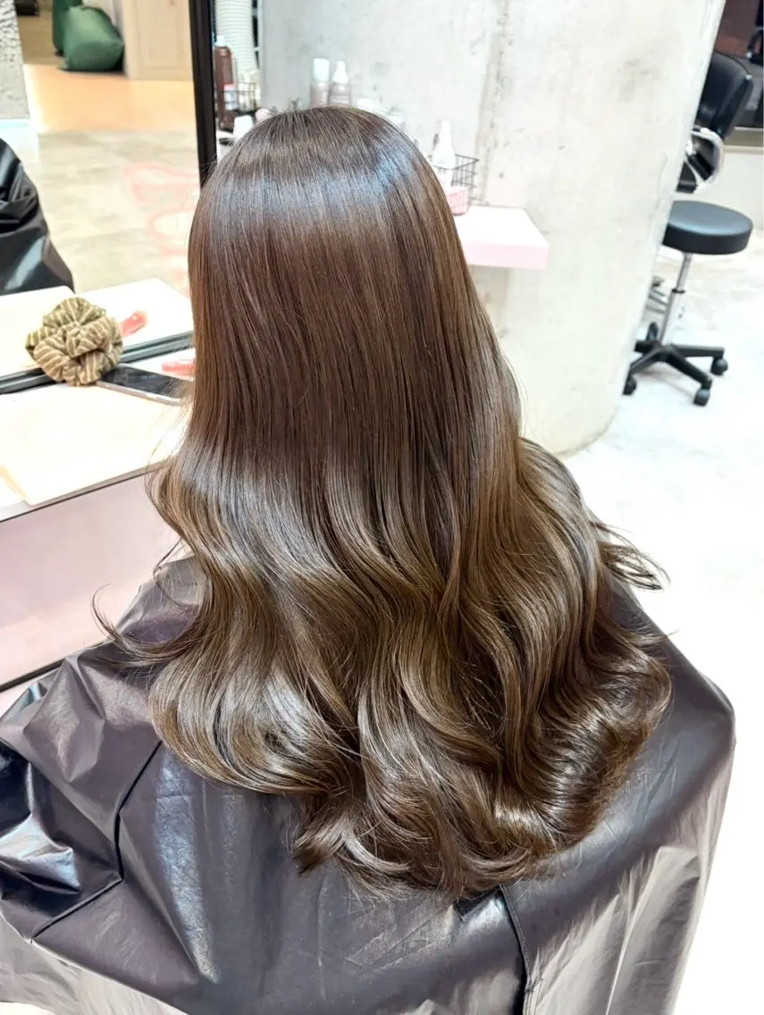 ロング ヘアカラー 透明感/艶カラー 💘Hanaのヘアスタイル
