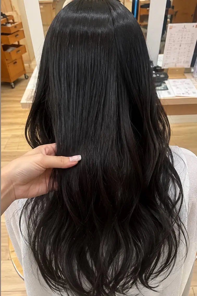 カラー 黒髪 ブルーカラー ブルーブラック 透明感カラー ヘアカラー トリートメント しえな/ 新宿/モデル募集🎀のヘアスタイル