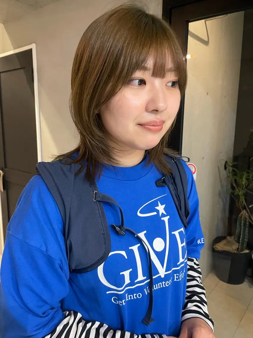 ミディアム カット ヘアカラー mio ／ハイトーンのヘアスタイル