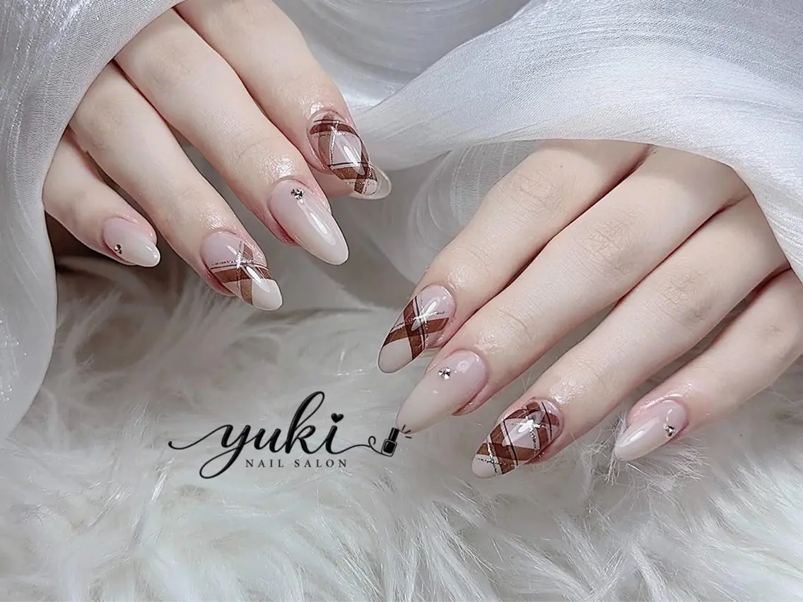 ネイル アートネイル ボルドー フレンチネイル ジェルネイル 氷ネイル・うるうるネイル ハンドネイル Yuki Nailsalonのネイルデザイン