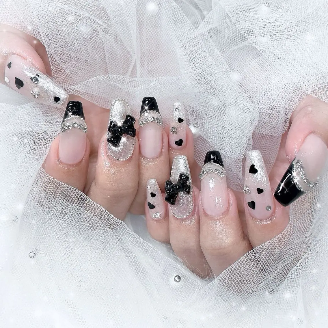 ネイル フレンチネイル グラデーション 韓国ネイル マグネットネイル ミラーネイル ハンドネイル ハンドケア YURI NAILのネイルデザイン
