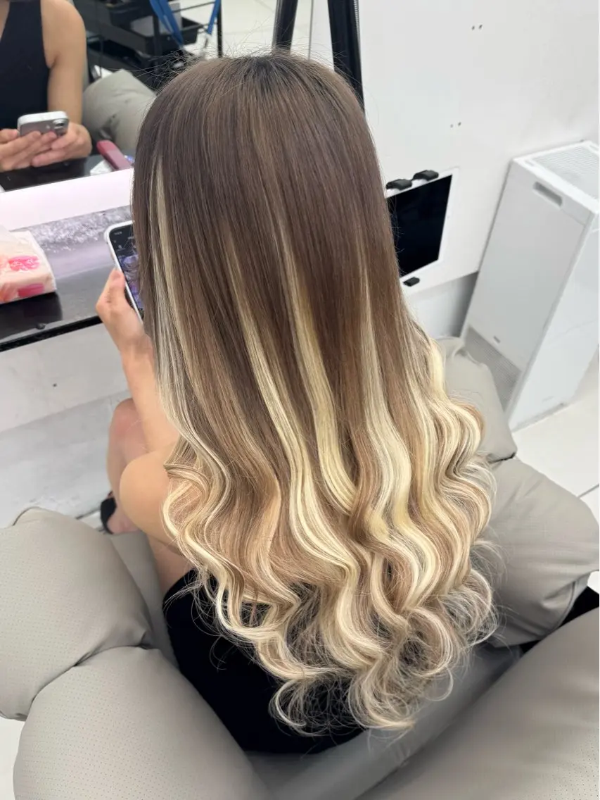 ロング ハイライト エクステ Nene /Roverのヘアスタイル
