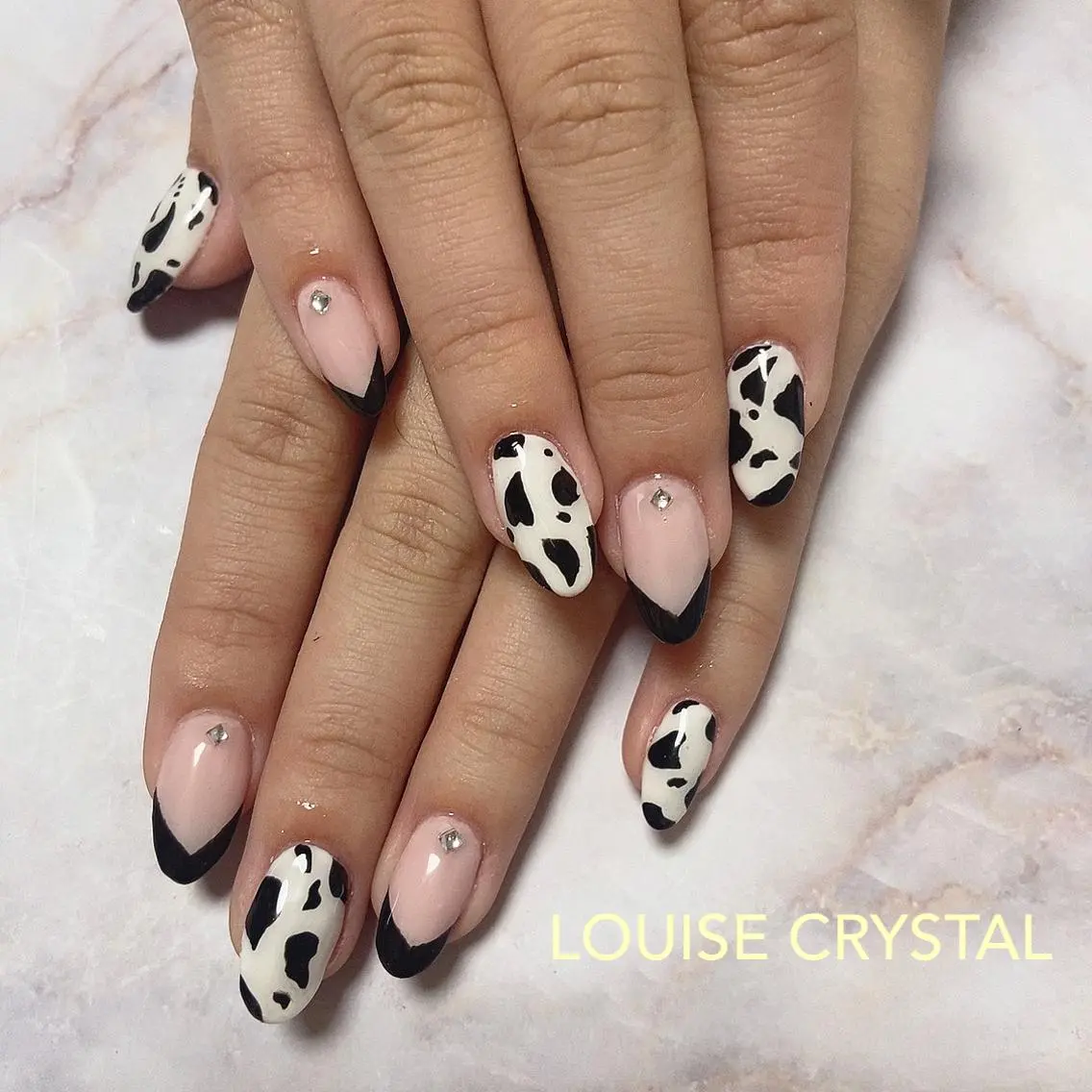 ネイル ハンドネイル LOUISE CRYSTALのネイルデザイン